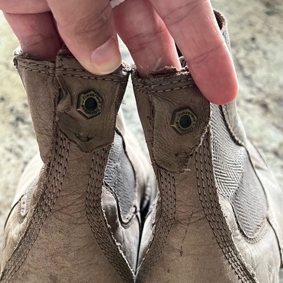 Timberland Tan Ankle Boots with Durable Sole - Picture 7 of 7